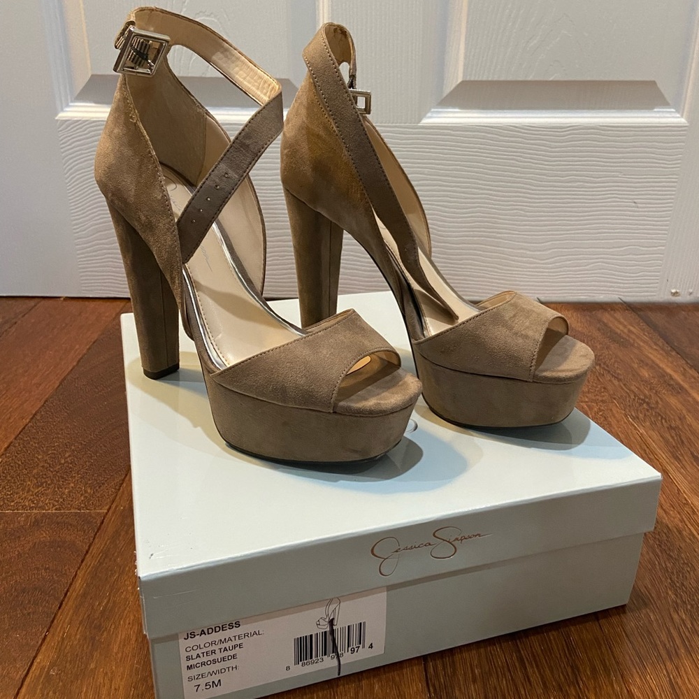 Jessica Simpson taupe suede heel